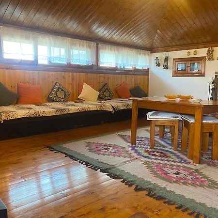 Raisa Guesthouse 12 Berat Bagian luar foto