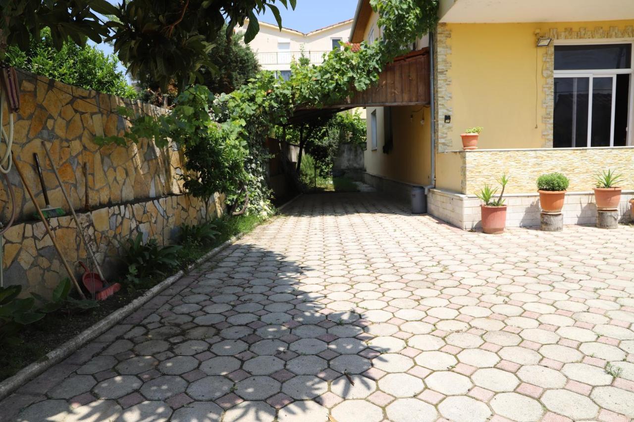 Raisa Guesthouse 12 Berat Bagian luar foto
