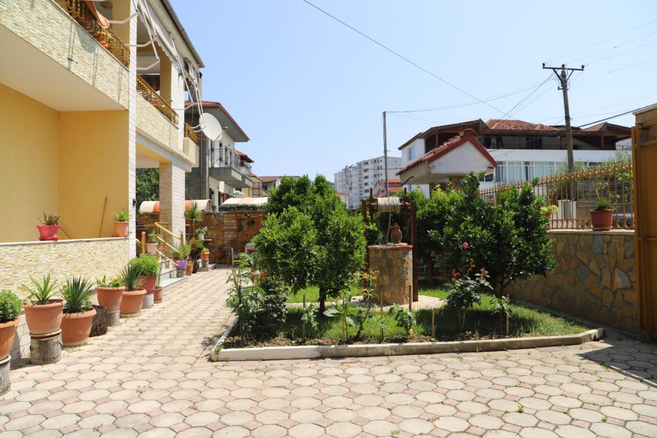 Raisa Guesthouse 12 Berat Bagian luar foto