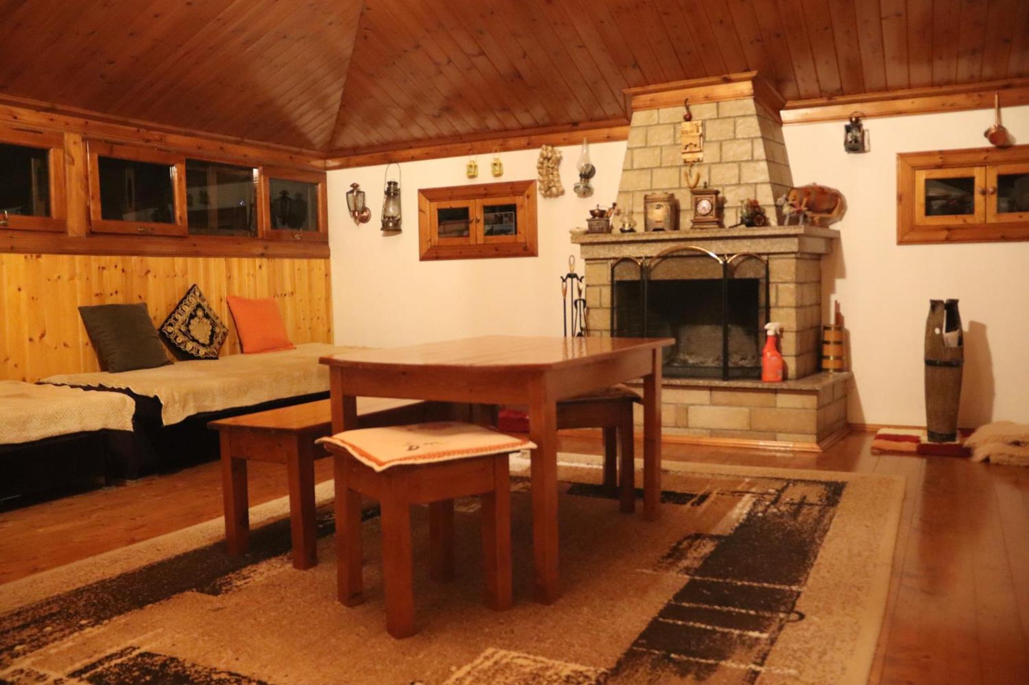 Raisa Guesthouse 12 Berat Bagian luar foto